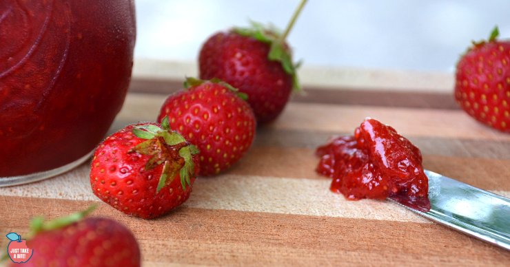 Summer preservation just got a little easier. This pectin-free easy strawberry freezer jam is the perfect way to use fresh strawberries. Just FOUR real food ingredients!