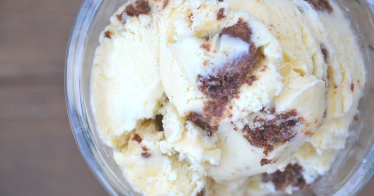 Cookies and Cream Ice Cream is the perfect summer treat. Creamy traditionally made ice cream with gluten free chocolate cookie pieces.