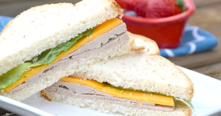 Homemade lunch meat makes packing healthy lunch a breeze. Plus it's great for little ones too!