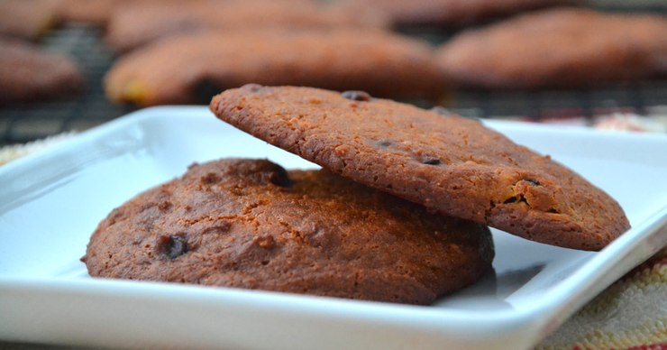 I've got a solution for your busy weekday mornings. These grain free pumpkin spice breakfast cookies are so easy to make and loaded with good stuff. Plus kids love them!