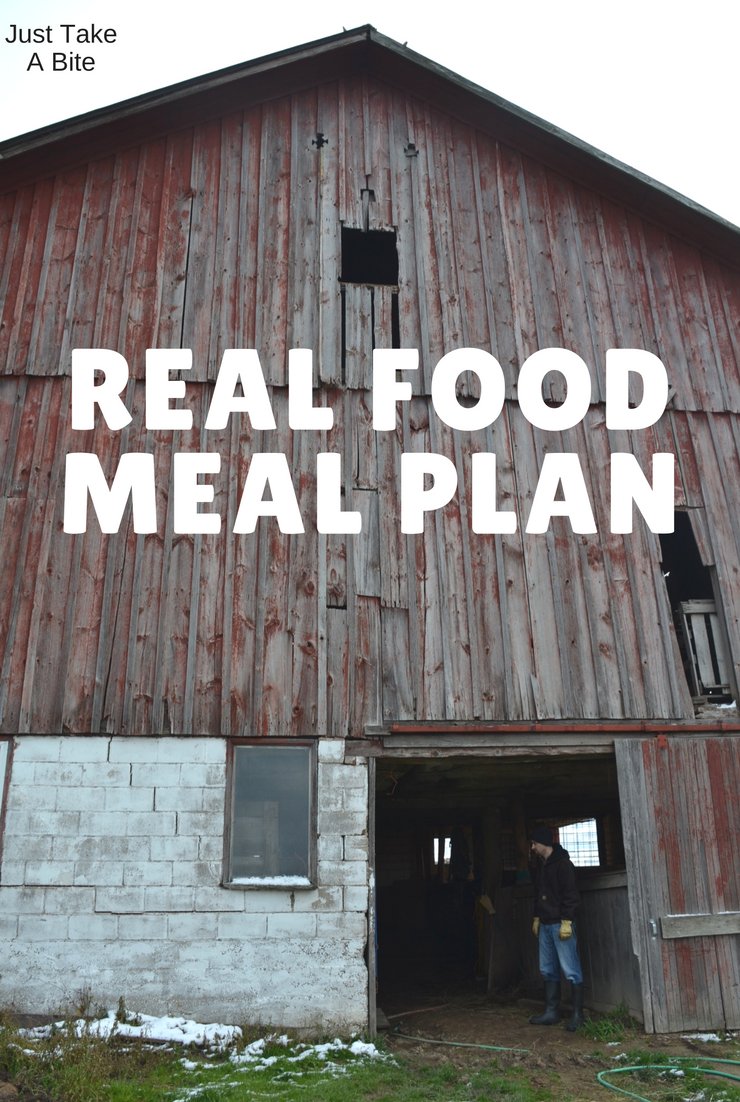 This week's real food meal plan and agenda focus on Christmas and moving preparations. The two week countdown is on!