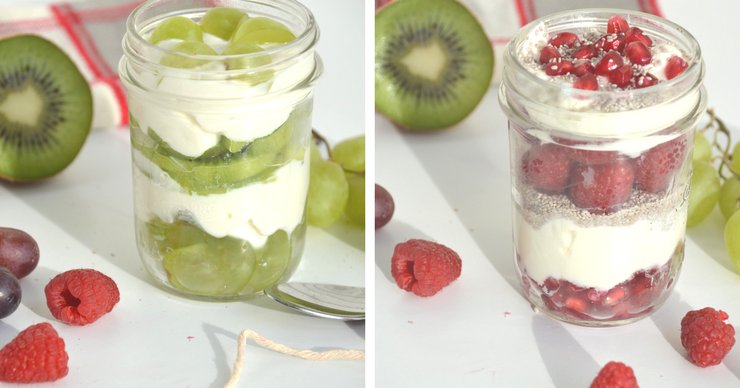 Looking for that perfect Christmas breakfast or dessert? This adorable and easy candy cane mason jar fruit salad is great for both kids and adults!