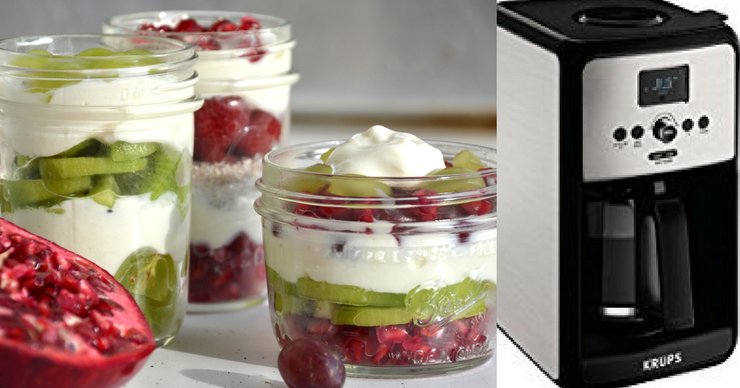 https://justtakeabite.com/wp-content/uploads/2017/12/Candy-Cane-mason-jar-fruit-salad-9.jpg