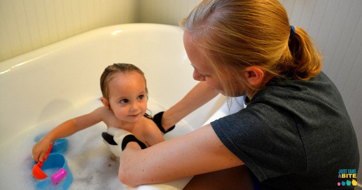 it's important to make sure you are using safe, natural health and beauty products. This is especially true when it comes to kids. Today I'm talking about the best natural bath products for kids, from infant to teen.